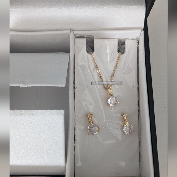 Sekonda Necklace and earrings set in box. BNWT BNWB Gold plated - Picture 2 of 2